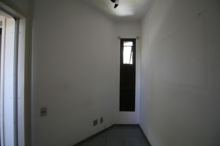 Apartamento à venda com 242m², 4 quartos e 4 vagasQuarto de Serviço