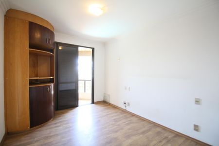 Apartamento à venda com 242m², 4 quartos e 4 vagasQuarto 2