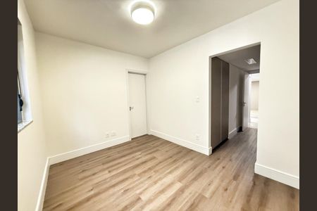 Apartamento à venda com 70m², 2 quartos e 2 vagas Apartamento à venda com 70m², 2 quartos e 2 vagasBanheiro do Quarto 2