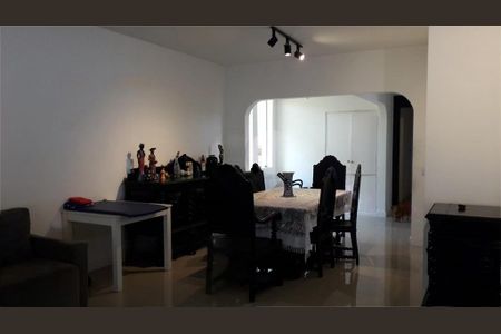 Casa à venda com 4 quartos, 350m² em Vila Romana, São Paulo