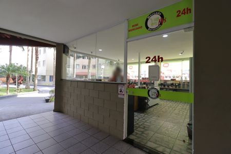 Apartamento à venda com 65m², 2 quartos e 1 vagaÁrea Comum - Mercadinho 24h