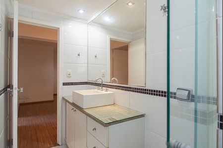 Apartamento à venda com 70m², 2 quartos e 1 vaga Apartamento à venda com 70m², 2 quartos e 1 vagaBanheiro Social