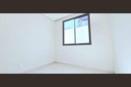 Casa à venda com 100m², 3 quartos e 2 vagasQuarto 2