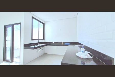 Casa à venda com 100m², 3 quartos e 2 vagasCozinha