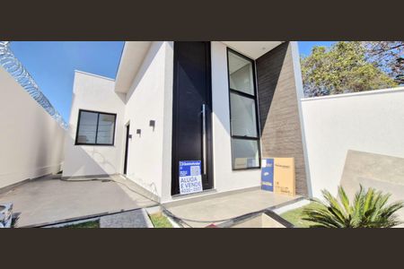 Casa à venda com 100m², 3 quartos e 2 vagasFachada