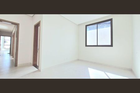 Casa à venda com 100m², 3 quartos e 2 vagasSuíte