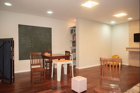 Apartamento para alugar com 80m², 3 quartos e 1 vaga Apartamento para alugar com 80m², 3 quartos e 1 vagaÁrea comum - Biblioteca
