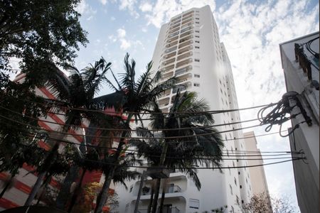 Apartamento para alugar com 80m², 3 quartos e 1 vaga Apartamento para alugar com 80m², 3 quartos e 1 vagaFachada