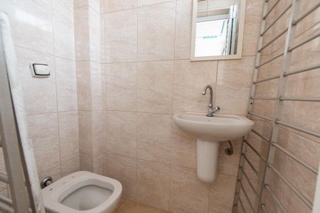 Apartamento para alugar com 82m², 2 quartos e 1 vaga Apartamento para alugar com 82m², 2 quartos e 1 vagaBanheiro de serviço