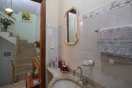 Casa de condomínio à venda com 124m², 3 quartos e 2 vagasLavabo