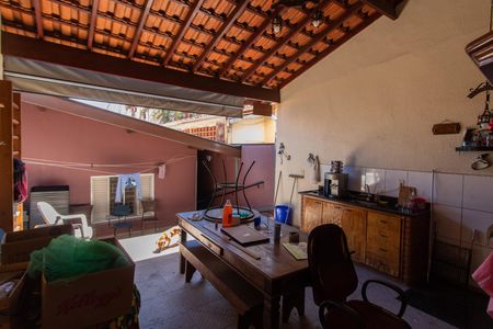 Casa à venda com 139m², 3 quartos e 3 vagasÁREA EXTERNA FUNDOS