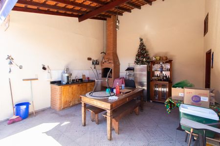 Casa à venda com 139m², 3 quartos e 3 vagasÁREA EXTERNA FUNDOS