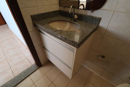 Apartamento para alugar com 140m², 3 quartos e 3 vagasBanheiro da Suíte 2