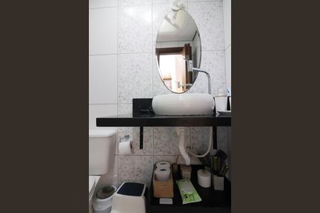 Casa de condomínio à venda com 117m², 3 quartos e 2 vagasBanheiro Social