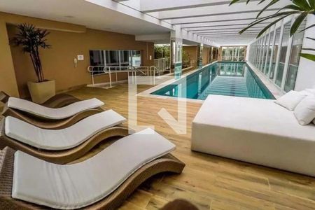Studio à venda com 35m², 1 quarto e 1 vaga Studio à venda com 35m², 1 quarto e 1 vagaPiscina