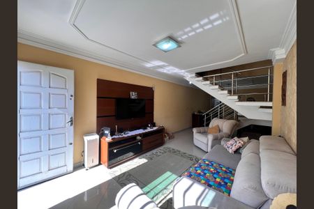 Casa à venda com 128m², 3 quartos e 2 vagasSala