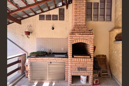 Casa à venda com 128m², 3 quartos e 2 vagas Casa à venda com 128m², 3 quartos e 2 vagasÁrea comum - Churrasqueira