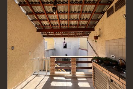 Casa à venda com 128m², 3 quartos e 2 vagas Casa à venda com 128m², 3 quartos e 2 vagasÁrea comum - Churrasqueira