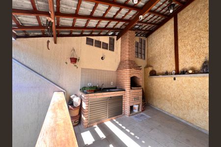 Casa à venda com 128m², 3 quartos e 2 vagas Casa à venda com 128m², 3 quartos e 2 vagasÁrea comum - Churrasqueira
