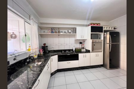 Casa à venda com 128m², 3 quartos e 2 vagas Casa à venda com 128m², 3 quartos e 2 vagasCozinha