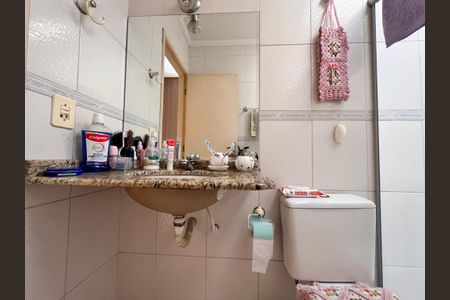 Casa à venda com 128m², 3 quartos e 2 vagas Casa à venda com 128m², 3 quartos e 2 vagasBanheiro da suíte