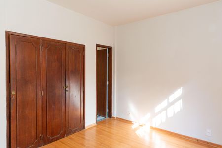 Apartamento à venda com 157m², 4 quartos e 1 vaga Apartamento à venda com 157m², 4 quartos e 1 vagaSuíte