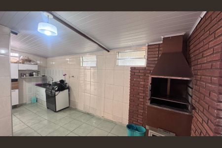 Casa à venda com 170m², 3 quartos e 2 vagas Casa à venda com 170m², 3 quartos e 2 vagasÁrea externa