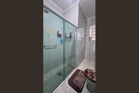 Casa à venda com 170m², 3 quartos e 2 vagas Casa à venda com 170m², 3 quartos e 2 vagasBanheiro