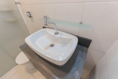 Banheiro de kitnet/studio para alugar com 1 quarto, 36m² em Bela Vista, São Paulo