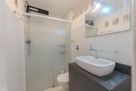 Banheiro de kitnet/studio para alugar com 1 quarto, 36m² em Bela Vista, São Paulo