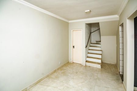 Casa à venda com 76m², 3 quartos e 1 vaga Casa à venda com 76m², 3 quartos e 1 vagaSala