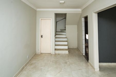 Casa à venda com 76m², 3 quartos e 1 vagaSala