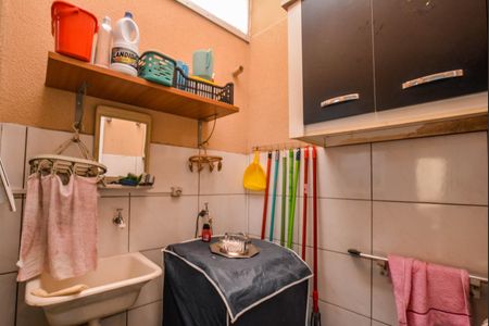 Apartamento à venda com 47m², 2 quartos e 1 vaga Apartamento à venda com 47m², 2 quartos e 1 vagaCozinha e Área de Serviço