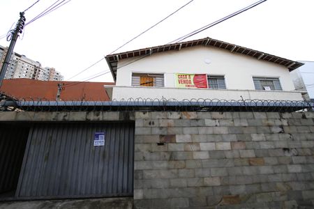 Casa à venda com 350m², 7 quartos e 4 vagasFachada