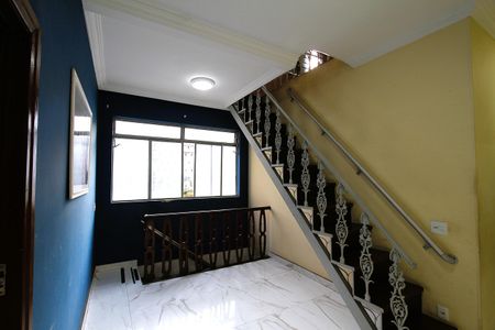 Casa à venda com 350m², 7 quartos e 4 vagasEscada