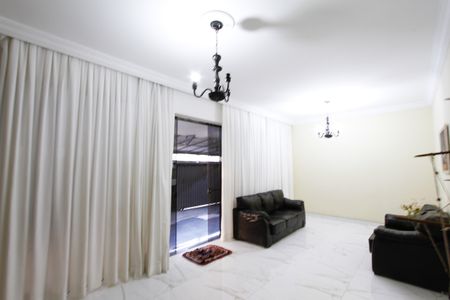 Casa à venda com 350m², 7 quartos e 4 vagasSala