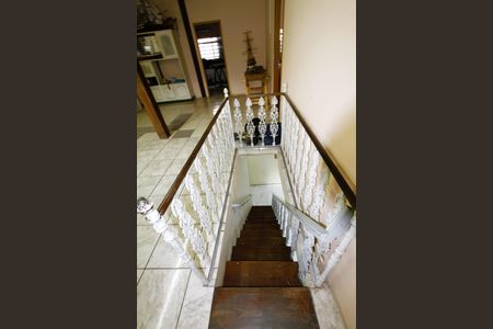 Casa à venda com 350m², 7 quartos e 4 vagasEscada