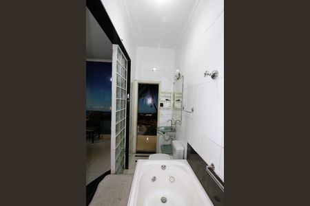 Casa à venda com 350m², 7 quartos e 4 vagasBanheiro do Quarto 2