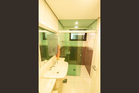 Apartamento à venda com 175m², 3 quartos e 3 vagas Apartamento à venda com 175m², 3 quartos e 3 vagasBanheiro da Suite 1