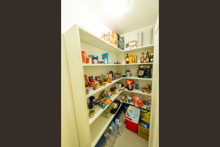 Apartamento à venda com 175m², 3 quartos e 3 vagas Apartamento à venda com 175m², 3 quartos e 3 vagasDespensa