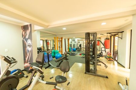 Apartamento à venda com 175m², 3 quartos e 3 vagas Apartamento à venda com 175m², 3 quartos e 3 vagasÁrea comum - Academia