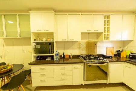 Apartamento à venda com 175m², 3 quartos e 3 vagas Apartamento à venda com 175m², 3 quartos e 3 vagasCozinha