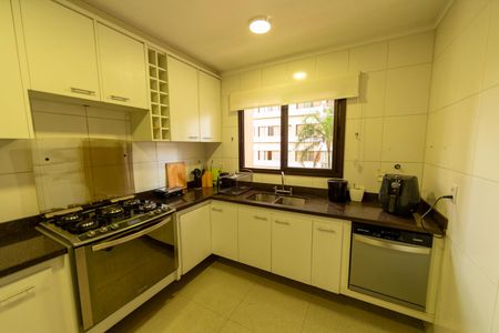 Apartamento à venda com 175m², 3 quartos e 3 vagas Apartamento à venda com 175m², 3 quartos e 3 vagasCozinha