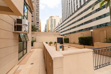 Apartamento à venda com 175m², 3 quartos e 3 vagas Apartamento à venda com 175m², 3 quartos e 3 vagasÁrea comum