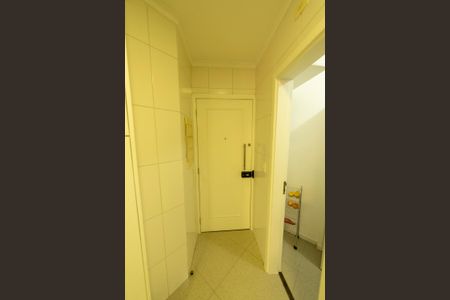 Apartamento à venda com 175m², 3 quartos e 3 vagas Apartamento à venda com 175m², 3 quartos e 3 vagasPorta de serviço
