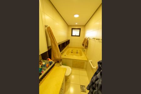 Apartamento à venda com 175m², 3 quartos e 3 vagas Apartamento à venda com 175m², 3 quartos e 3 vagasBanheiro da Suíte 2