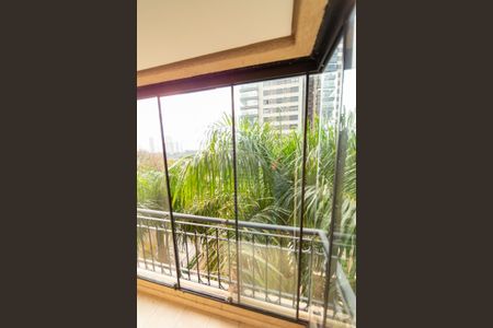 Apartamento à venda com 175m², 3 quartos e 3 vagas Apartamento à venda com 175m², 3 quartos e 3 vagasVaranda da Suíte 2