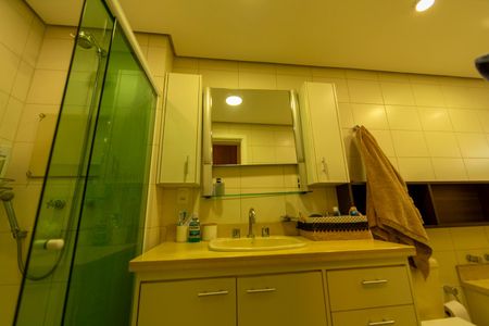 Apartamento à venda com 175m², 3 quartos e 3 vagas Apartamento à venda com 175m², 3 quartos e 3 vagasBanheiro da Suíte 2