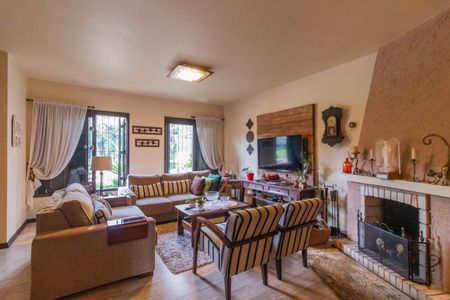 Sala de casa à venda com 3 quartos, 281m² em Espírito Santo, Porto Alegre