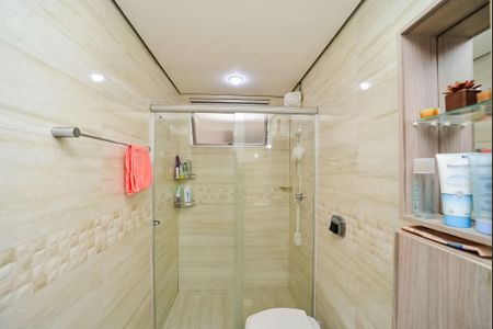 Apartamento à venda com 59m², 2 quartos e 1 vaga Apartamento à venda com 59m², 2 quartos e 1 vagaBanheiro